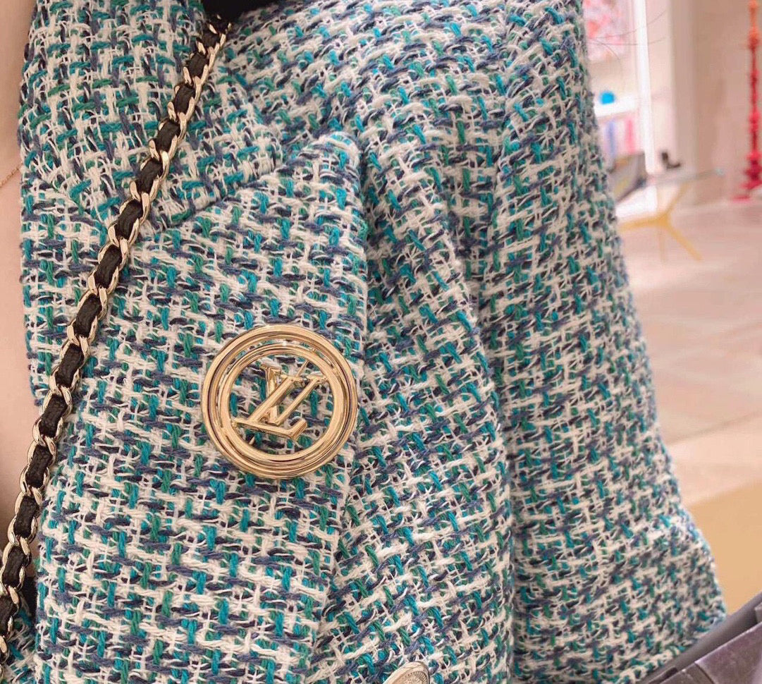 Louis Vuitton LV Letter Brooch - album image 4