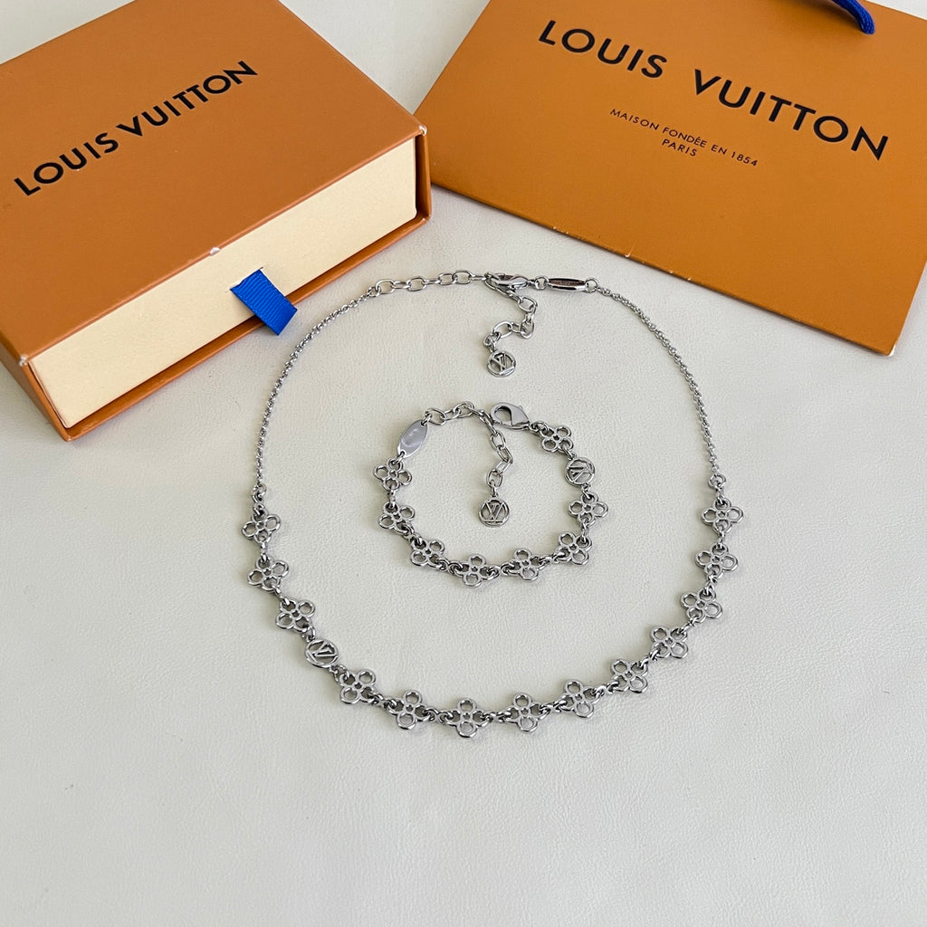 Louis Vuitton Silver-Tone Round-End Open Bangle - album image 3