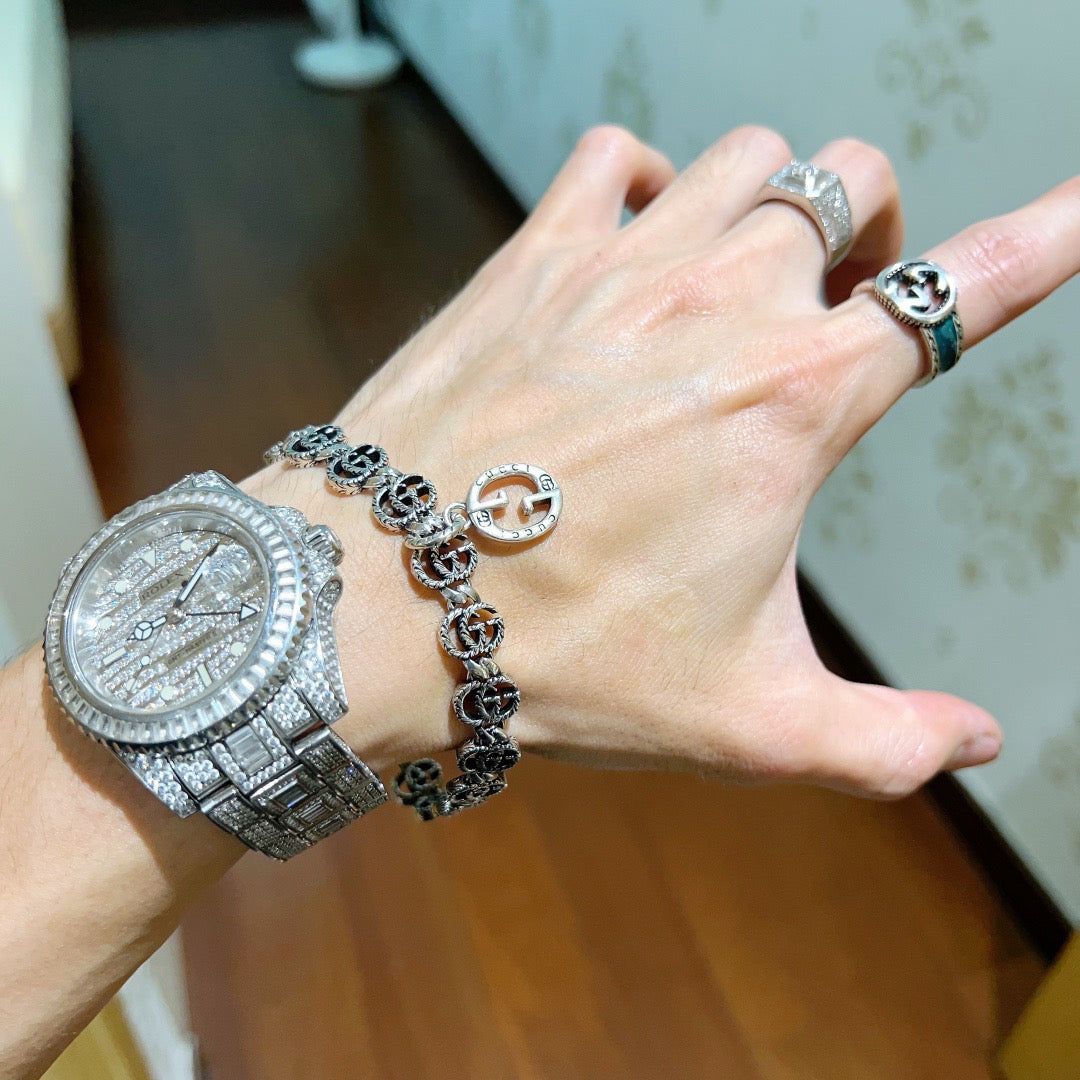 Gucci Silver-Tone G Medallion Link Bracelet with Circular Charm - album image 9