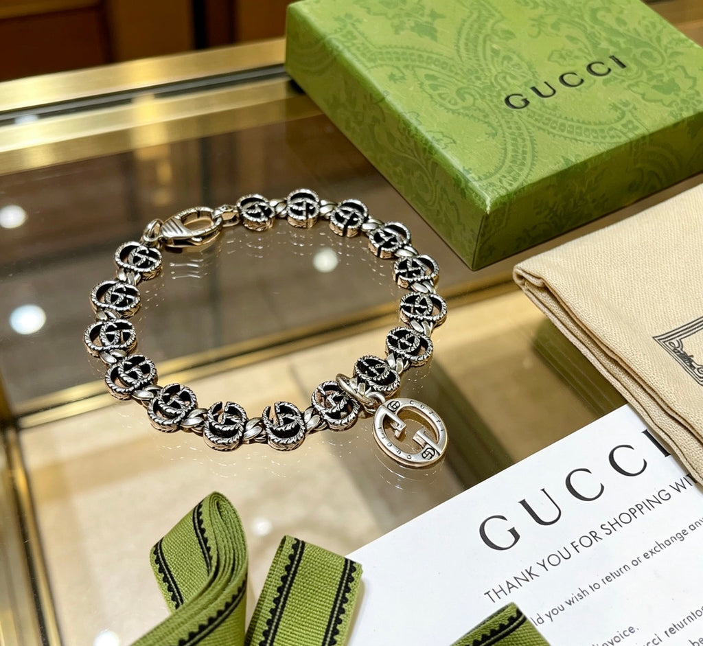Gucci Silver-Tone G Medallion Link Bracelet with Circular Charm - album image 4