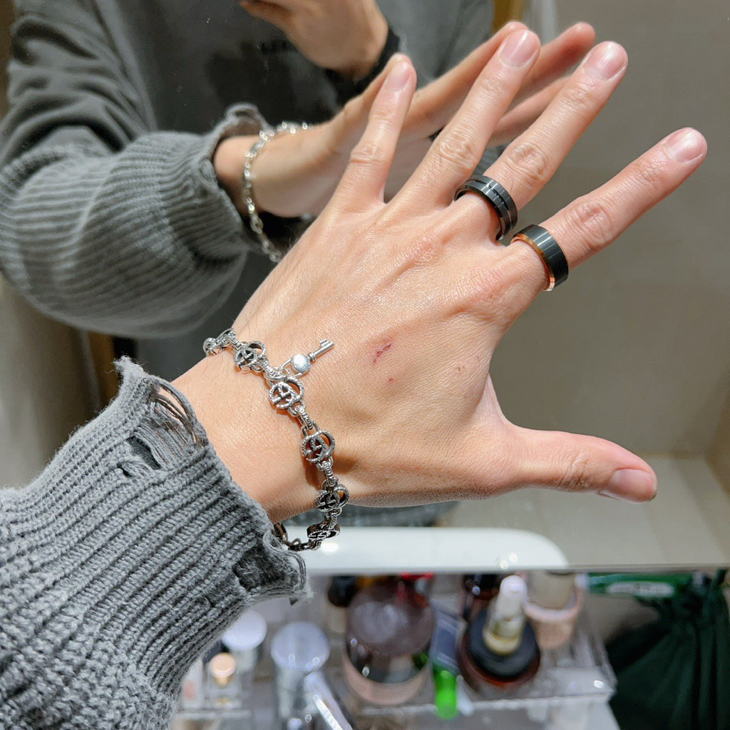 Gucci Silver-Tone GG Medallion Link Bracelet - album image 3