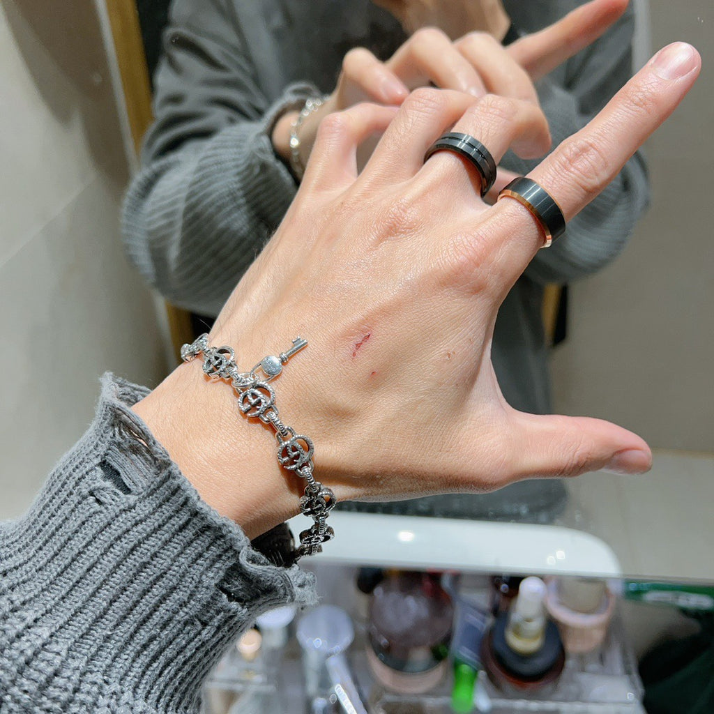 Gucci Silver-Tone GG Medallion Link Bracelet - album image 6