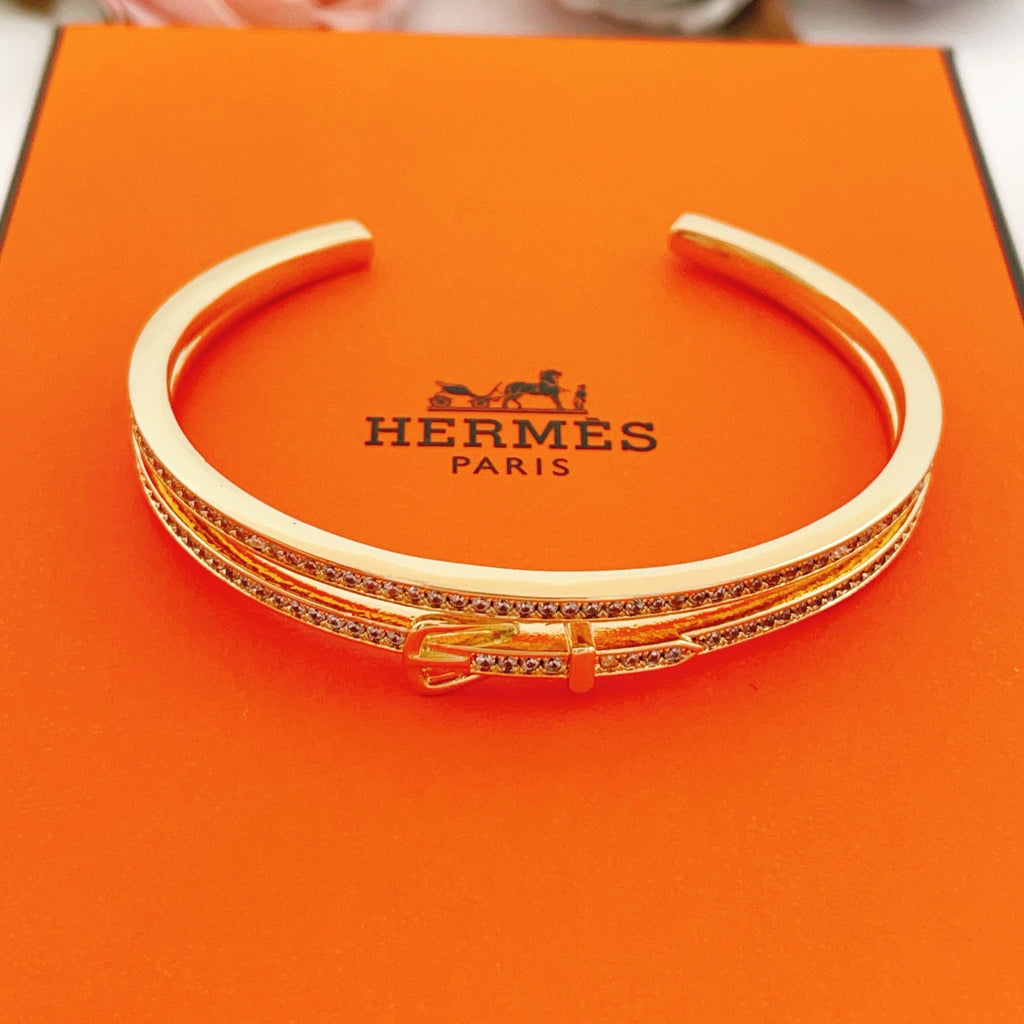 Hermès Gold-Tone Rectangular-Link Pendant Necklace - album image 2