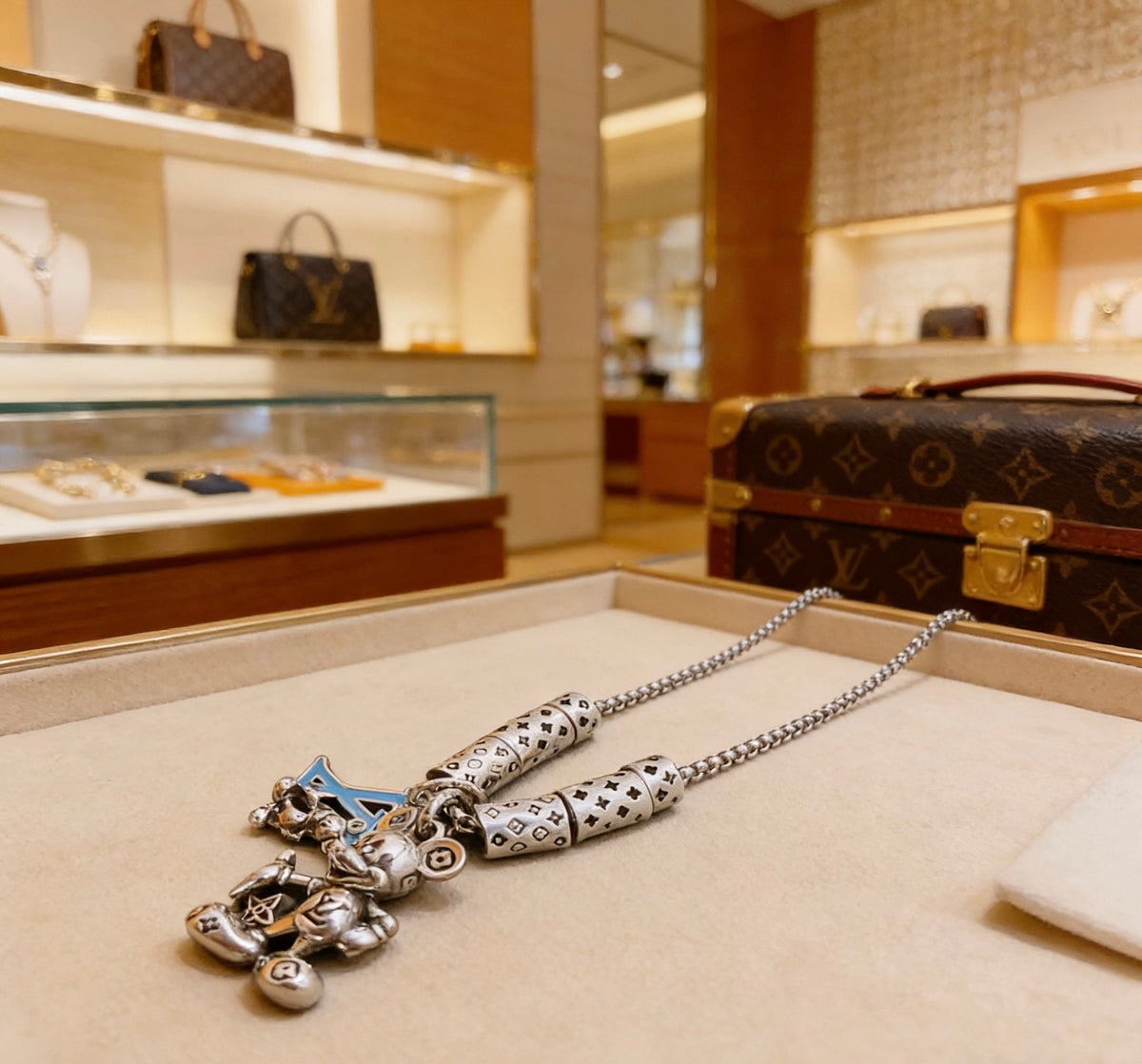 Louis Vuitton Silver-Tone Antiqued Chain Necklace - album image 1