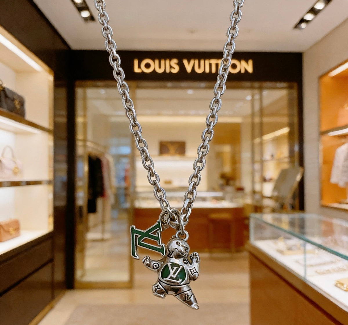 Louis Vuitton Silver-Tone Antiqued Chain Necklace - album image 4