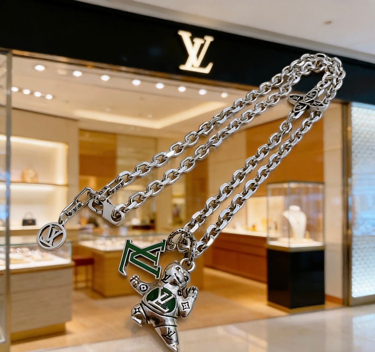 Louis Vuitton Silver-Tone Antiqued Chain Necklace - album image 7