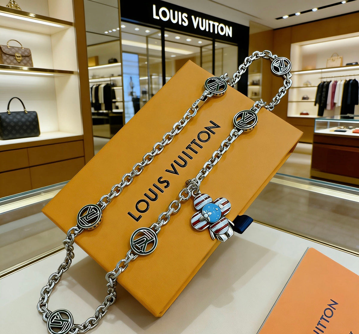 Louis Vuitton Silver-Tone Antiqued Chain Necklace - album image 7