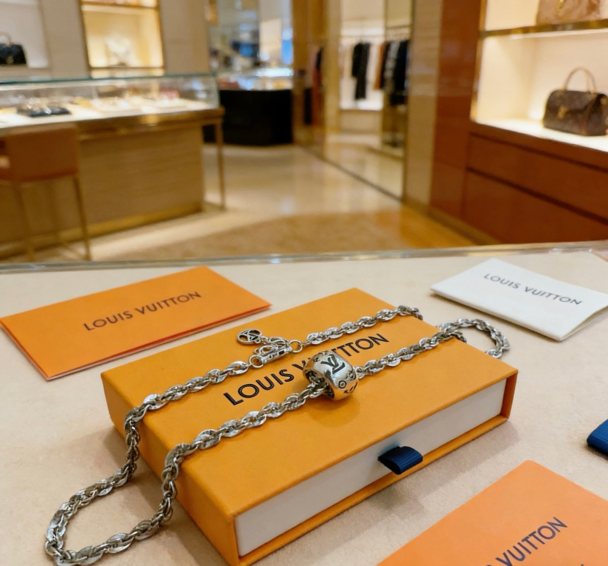 Louis Vuitton Silver-Tone Antiqued Chain Necklace - album image 6