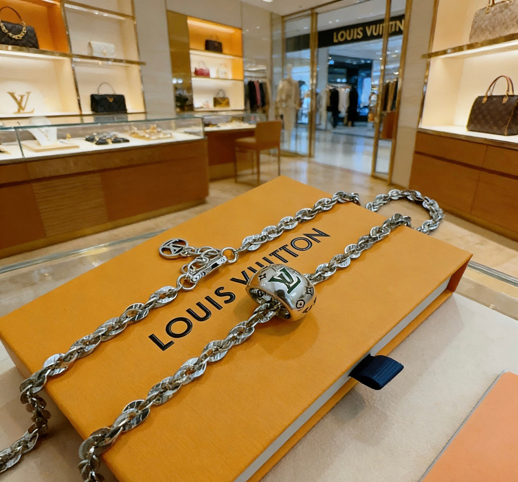Louis Vuitton Silver-Tone Antiqued Chain Necklace - album image 7