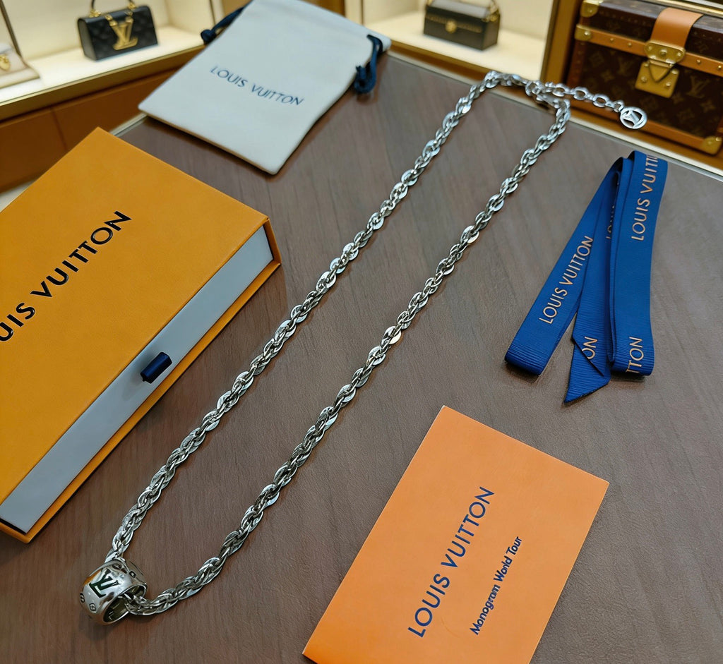 Louis Vuitton Silver-Tone Antiqued Chain Necklace - album image 9