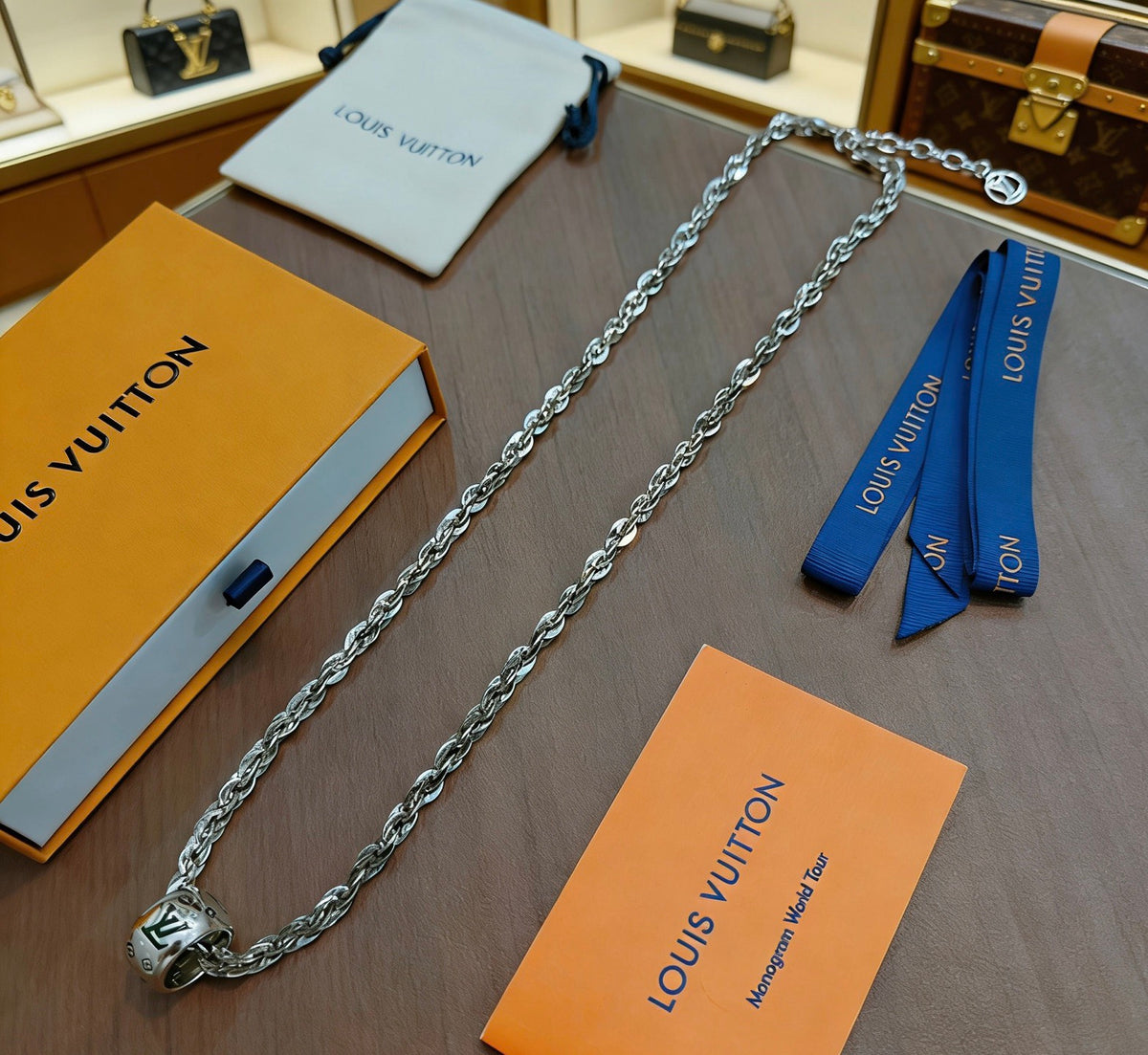 Louis Vuitton Silver-Tone Antiqued Chain Necklace - album image 9