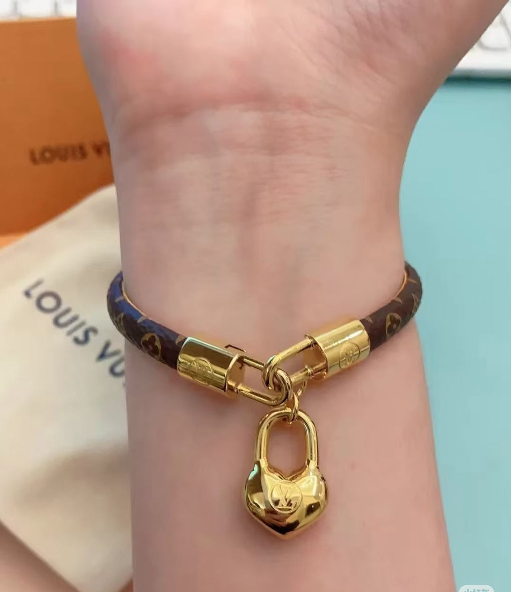 Louis Vuitton Circle Gold-Tone Leather Bracelet - album image 2