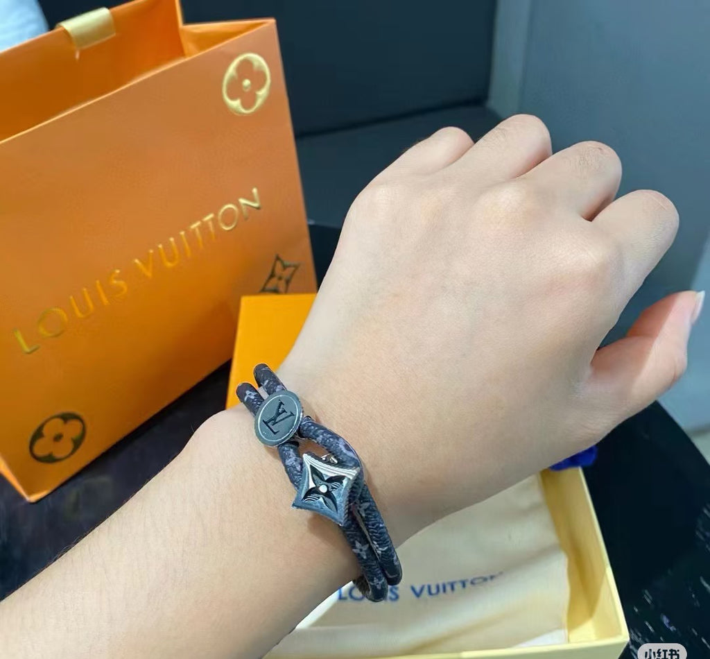 Louis Vuitton Circle Gold-Tone Leather Bangle - album image 5