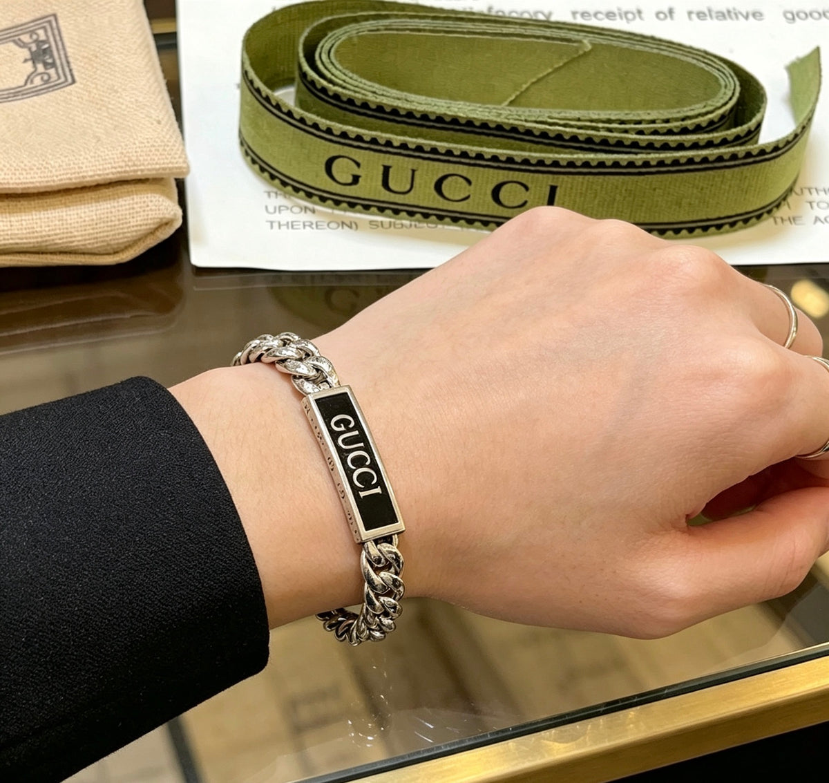 Gucci Silver-Tone GUCCI Plaque Chain Bracelet - album image 3