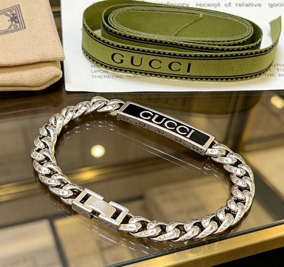 Gucci Silver-Tone GUCCI Plaque Chain Bracelet - album image 2