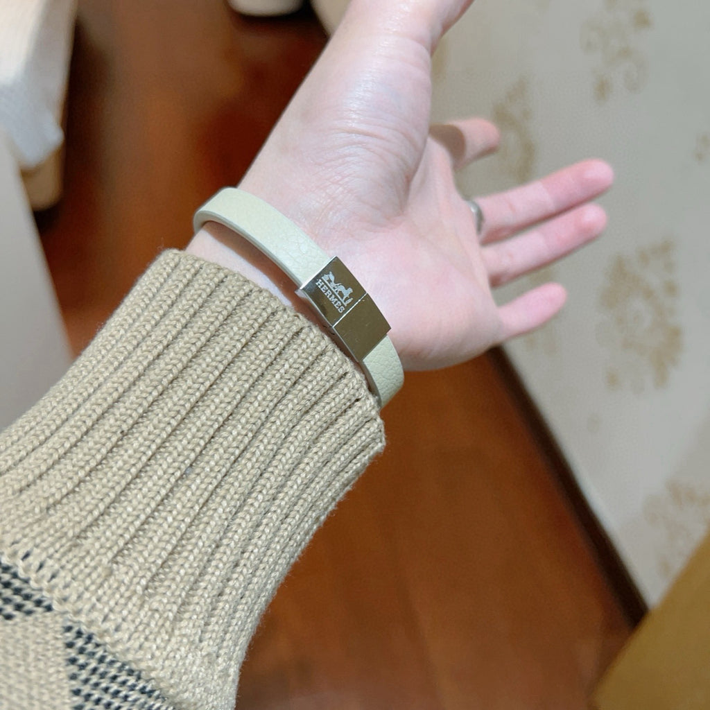 Hermès White Leather Silver-Tone H Bracelet - album image 4