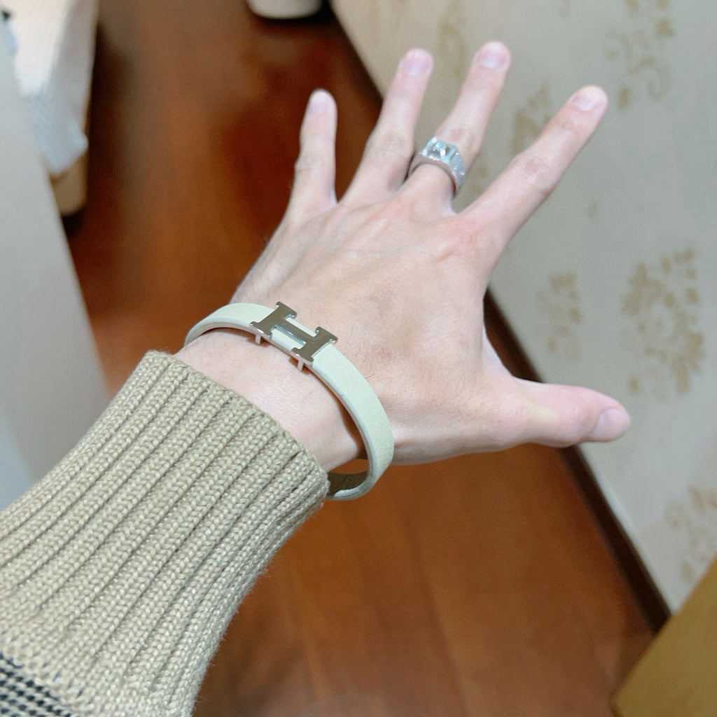 Hermès White Leather Silver-Tone H Bracelet - album image 3