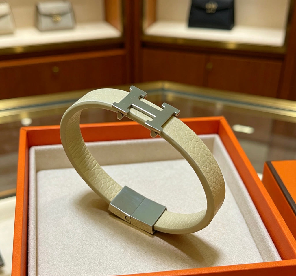 Hermès White Leather Silver-Tone H Bracelet - album image 8