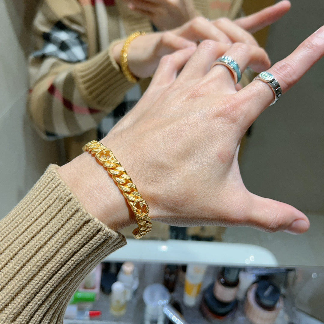 Gucci Anger Forest Interlocking G Rose Rose Gold-Tone Antiqued Bangle - album image 6