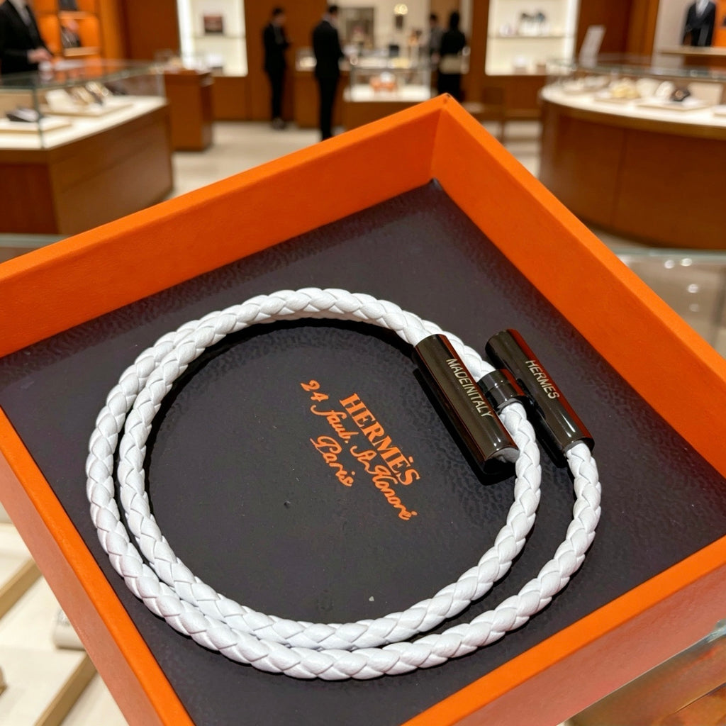 Hermès White Leather Black H Bracelet - album image 7