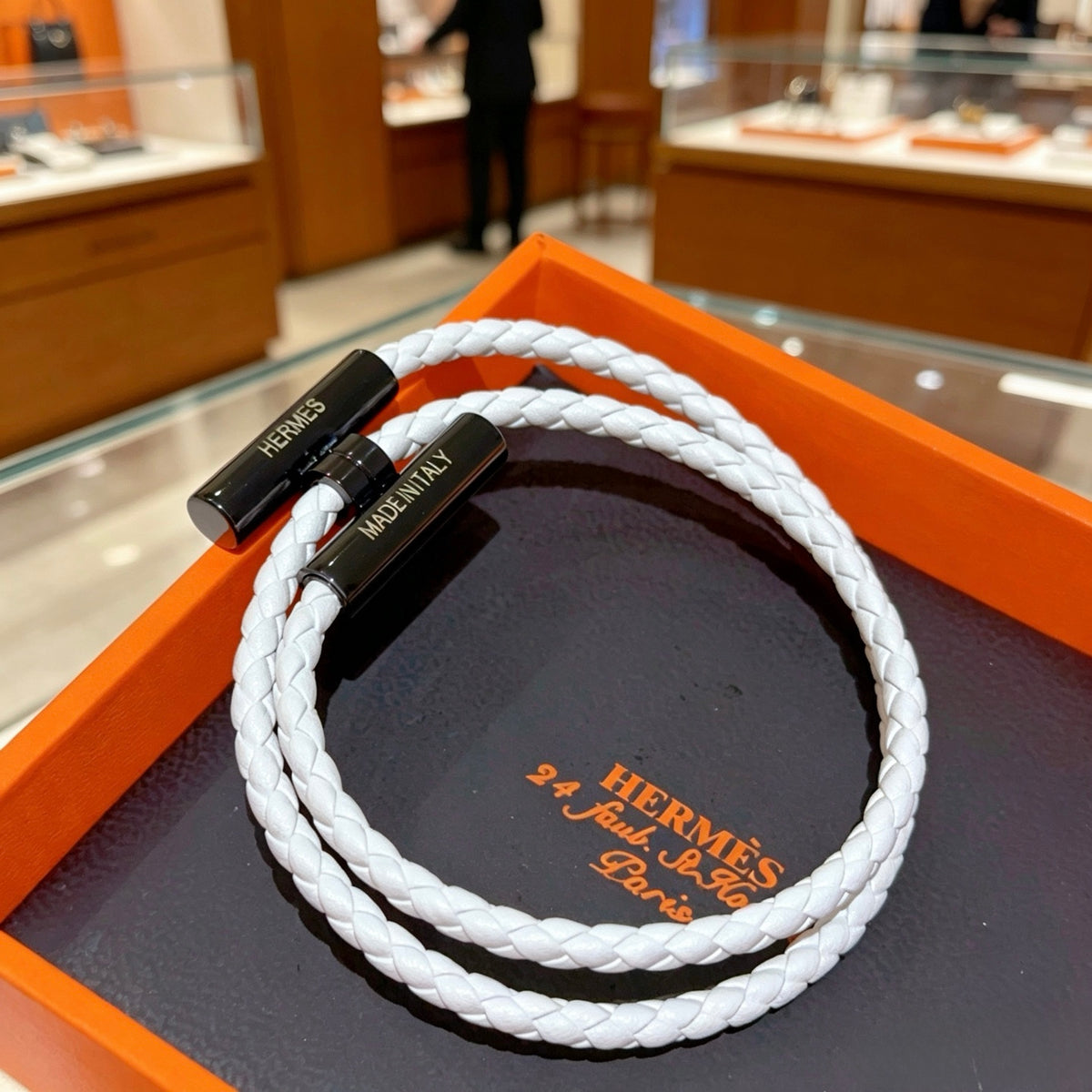 Hermès White Leather Black H Bracelet - album image 9