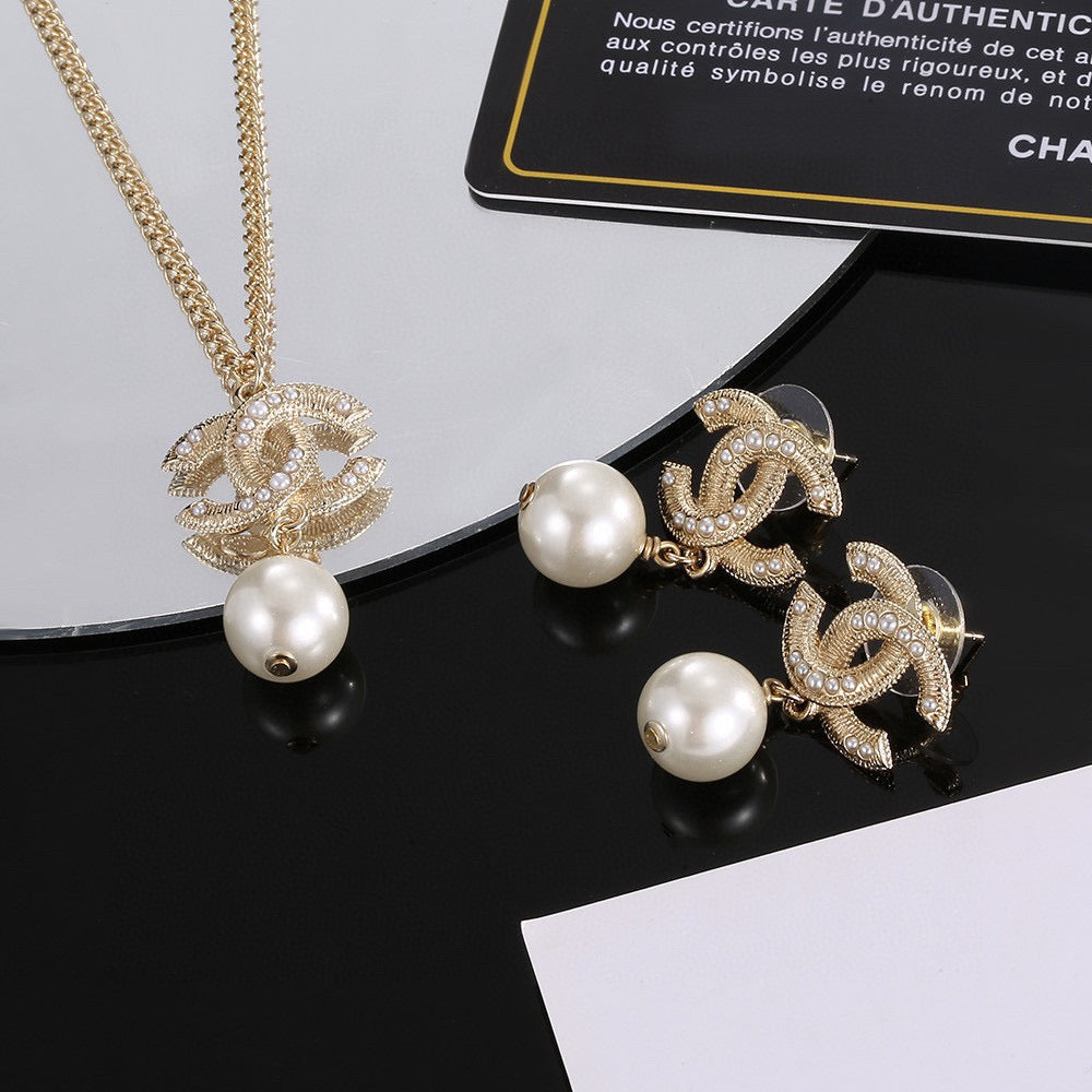 Chanel Interlocking C Pearl Circular Pendant Jewelry - Earrings or Necklace - album image 5
