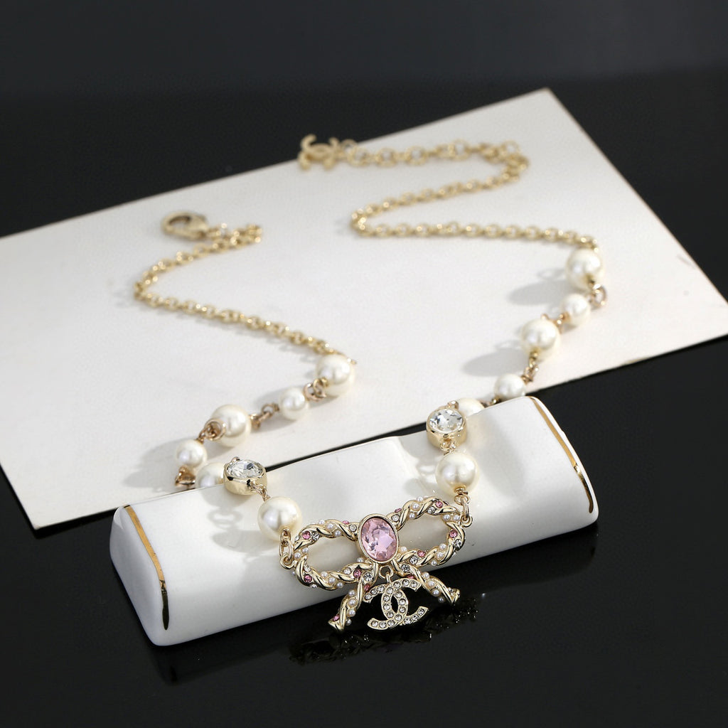 Chanel Bow Butterfly Pearl Circular Necklace - album image 7