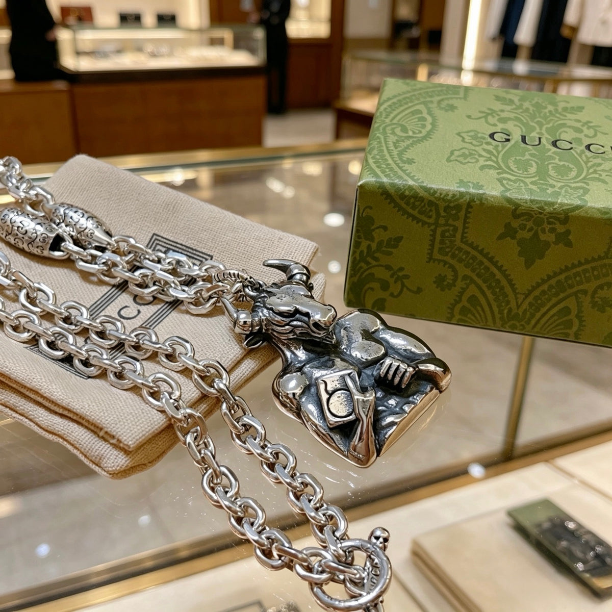 Gucci Anger Forest Interlocking G Antiqued Chain Necklace - album image 9