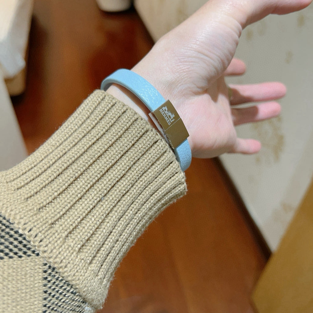 Hermès White Leather Silver-Tone H Bracelet - album image 4