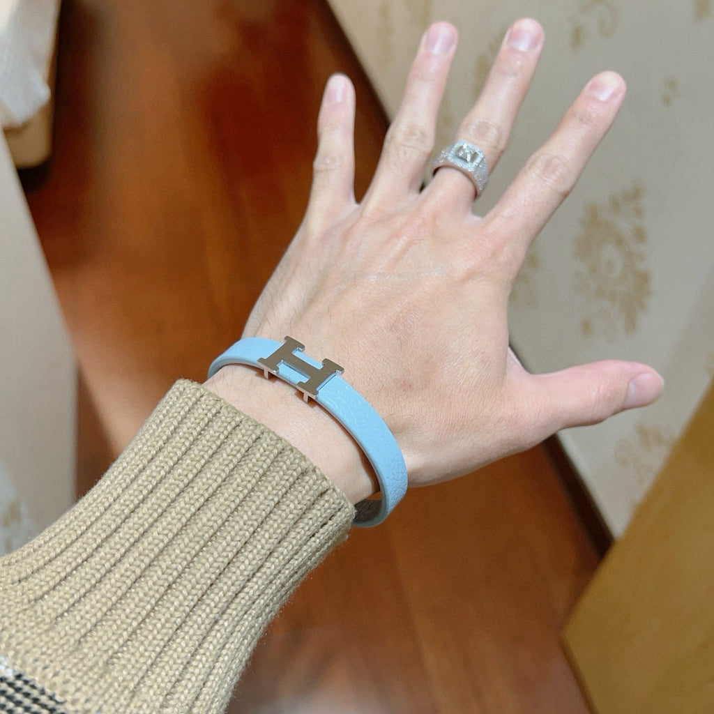 Hermès White Leather Silver-Tone H Bracelet - album image 3
