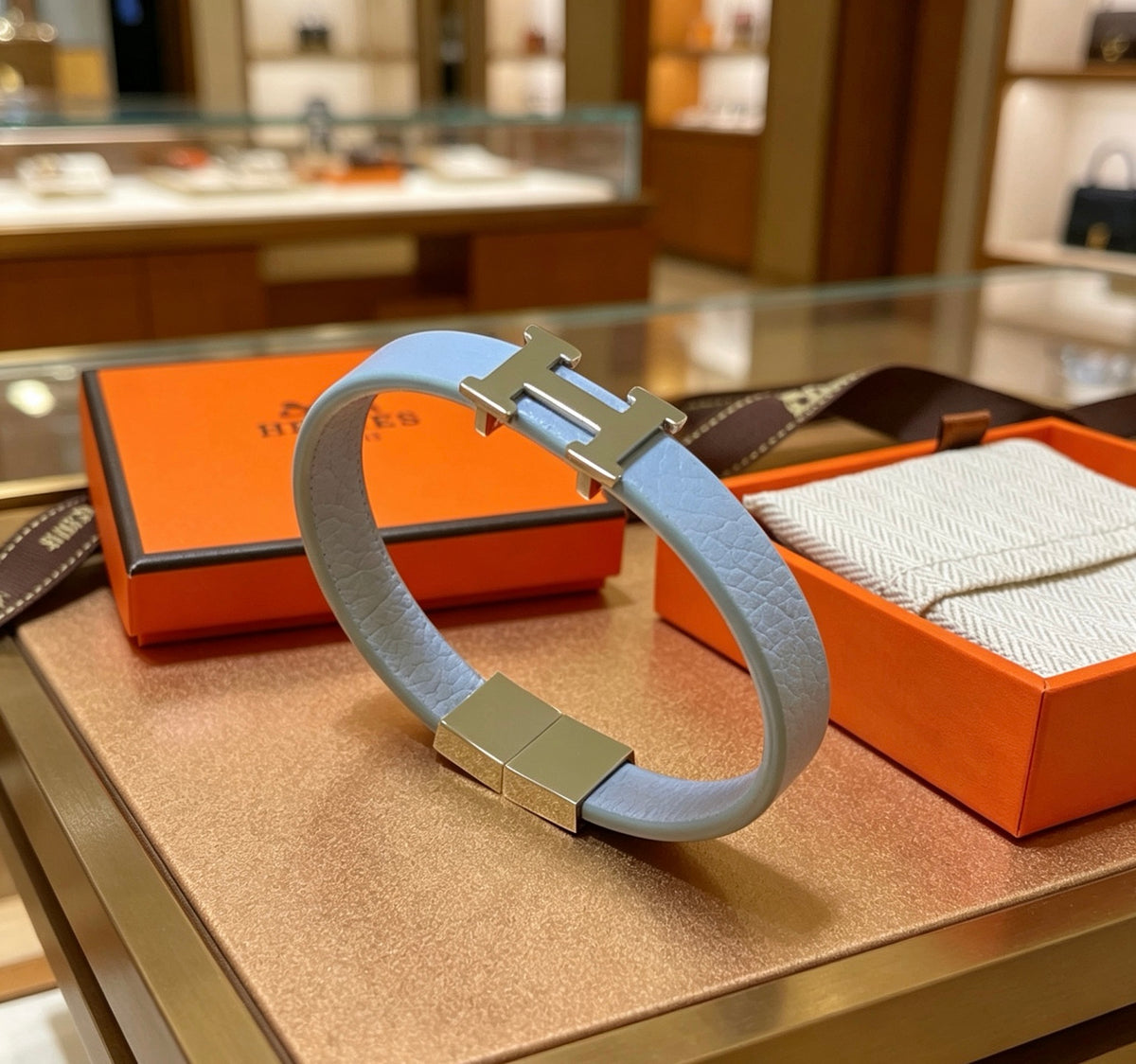 Hermès White Leather Silver-Tone H Bracelet - album image 5