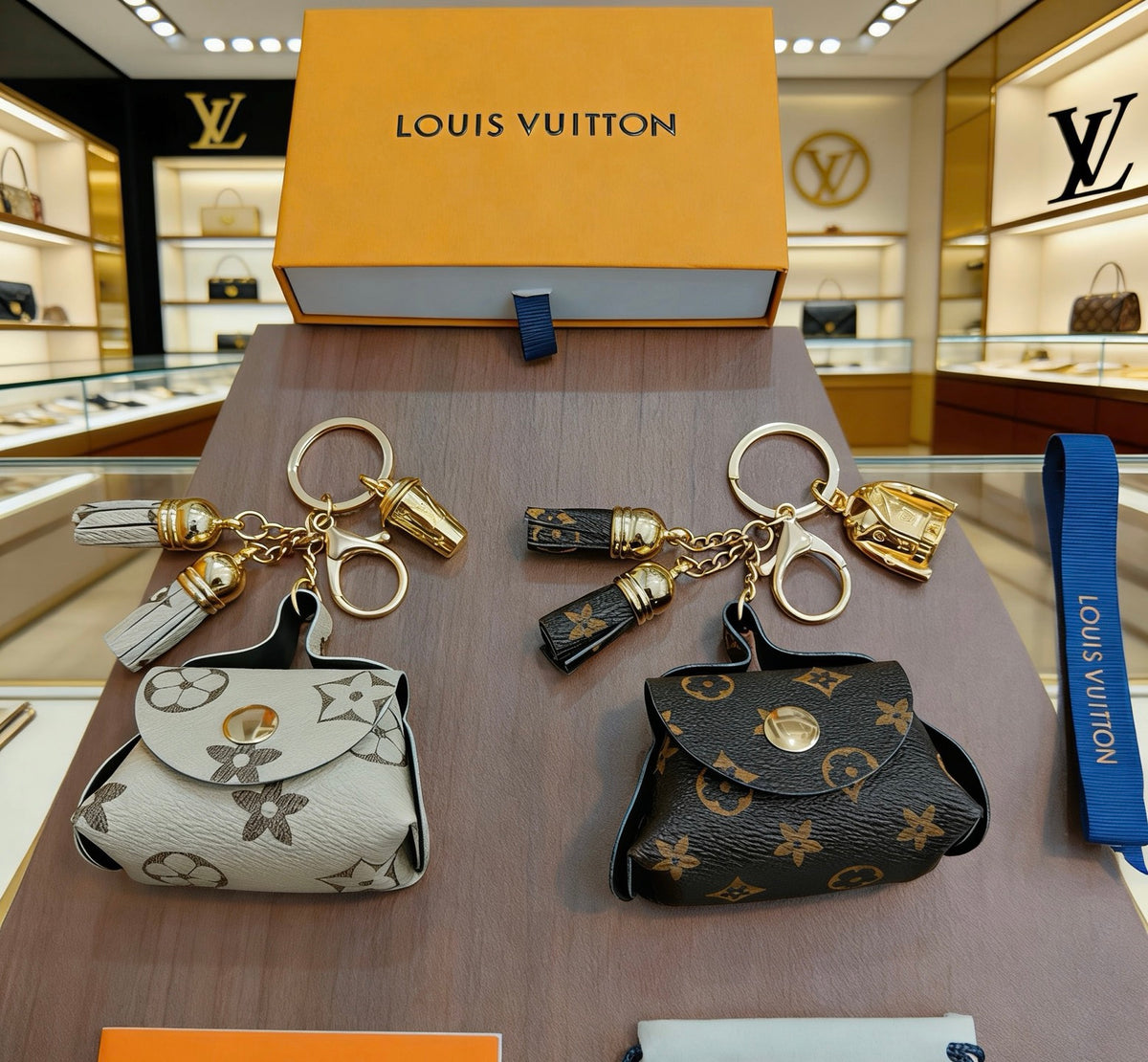Louis Vuitton Mini Bag Keychain in Two Colors - album image 8