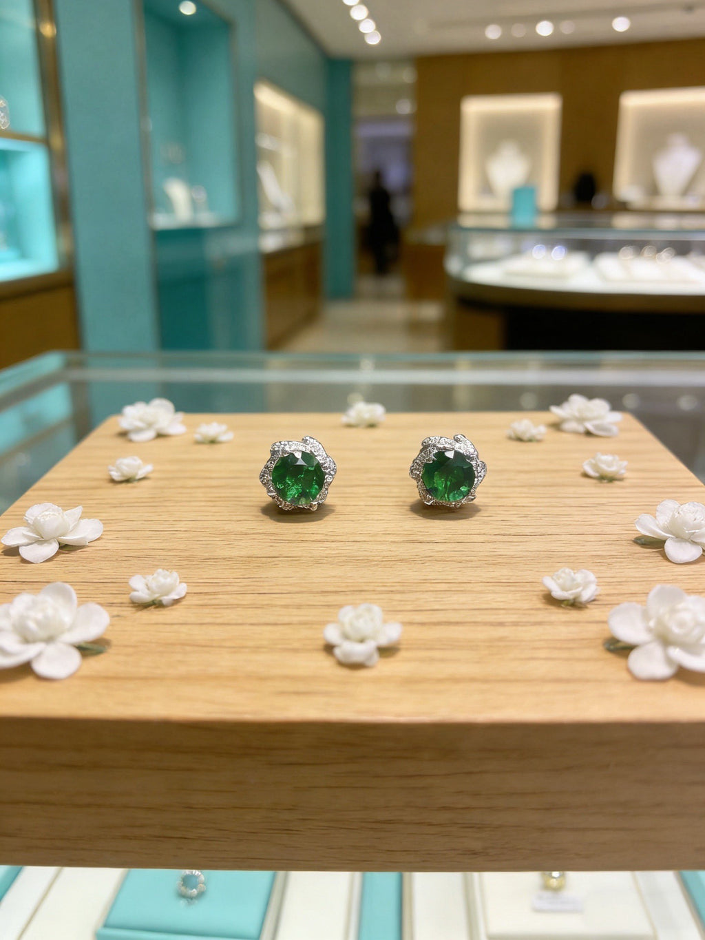 Tiffany & Co. Green Cluster Stud Earrings - album image 5