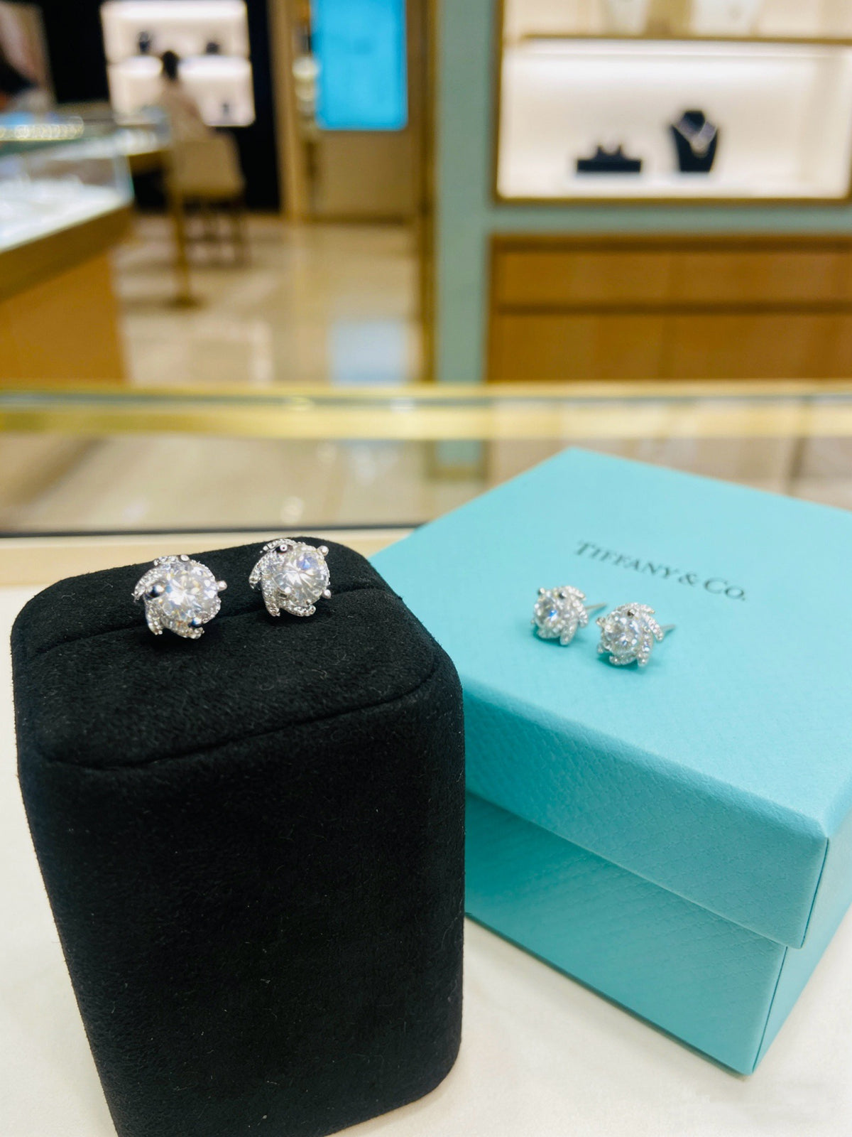 Tiffany & Co. Clear Floral Cluster Stud Earrings - album image 3