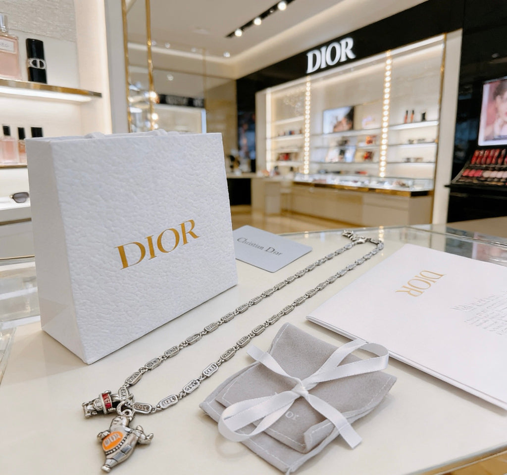 Dior Amber Medallion Long Chain Necklace - product image 5