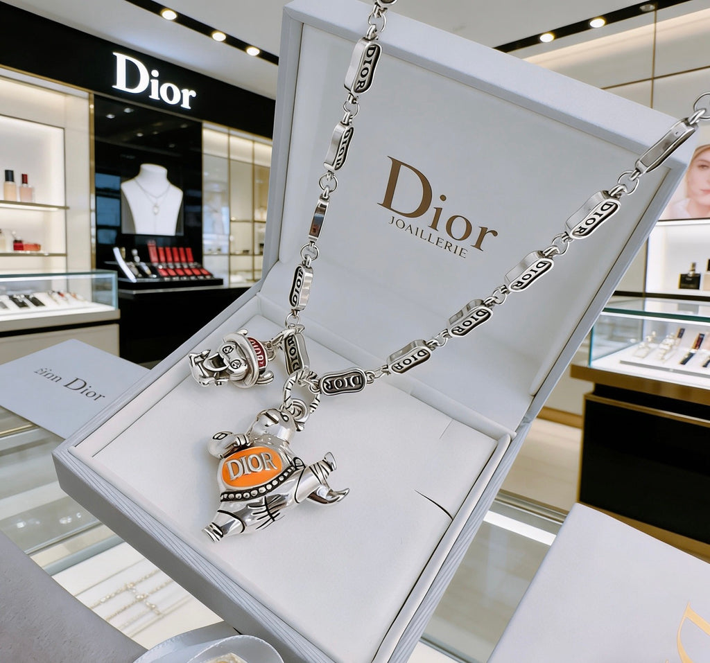 Dior Amber Medallion Long Chain Necklace - product image 9