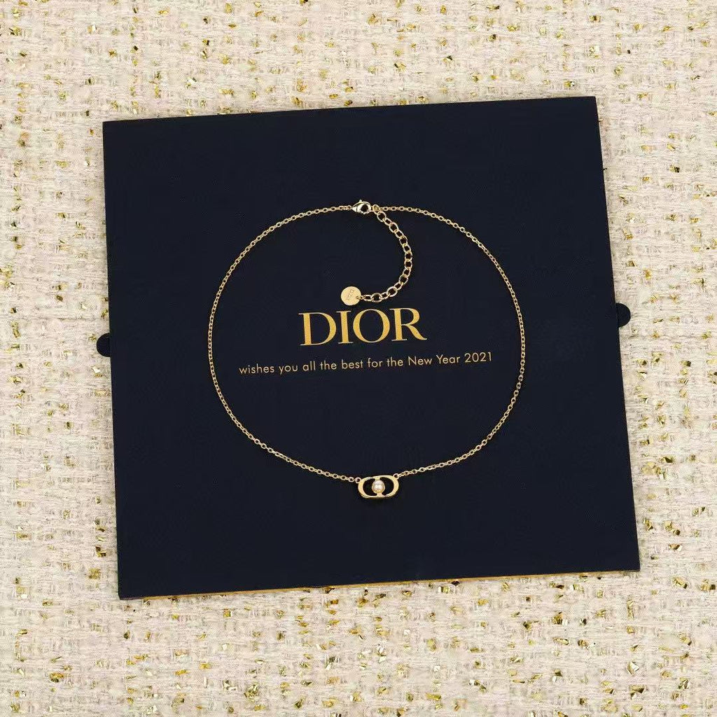 Dior Gold-Tone Overlapping Circle Necklace - product image 11