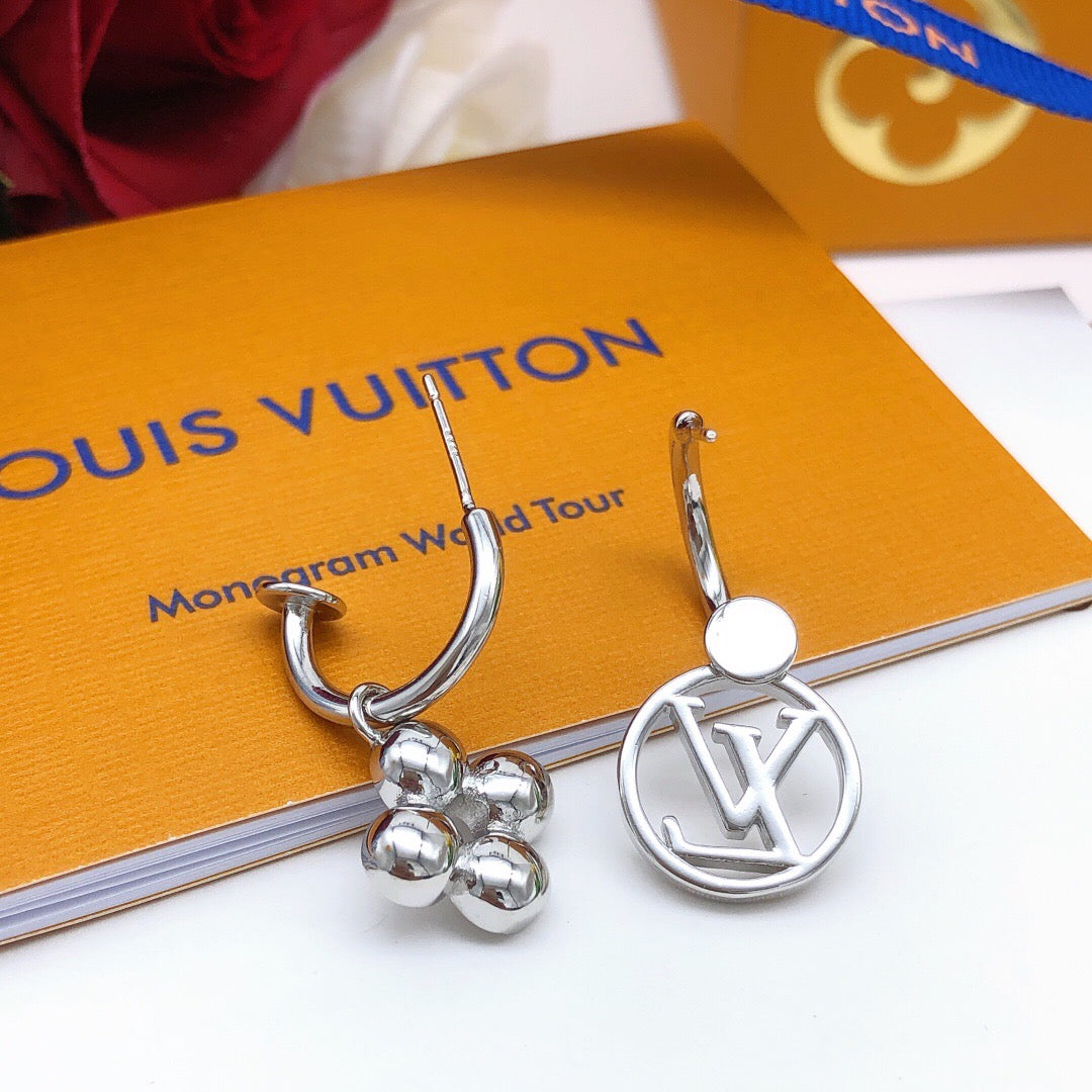 Louis Vuitton Monogram Earrings - album image 5