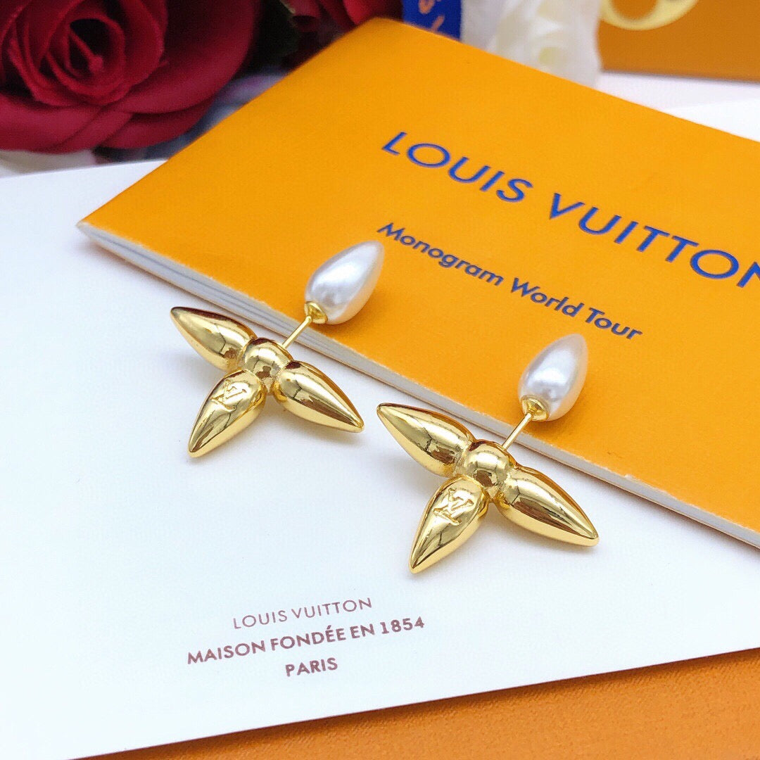 Louis Vuitton Monogram Polished Earrings - album image 1