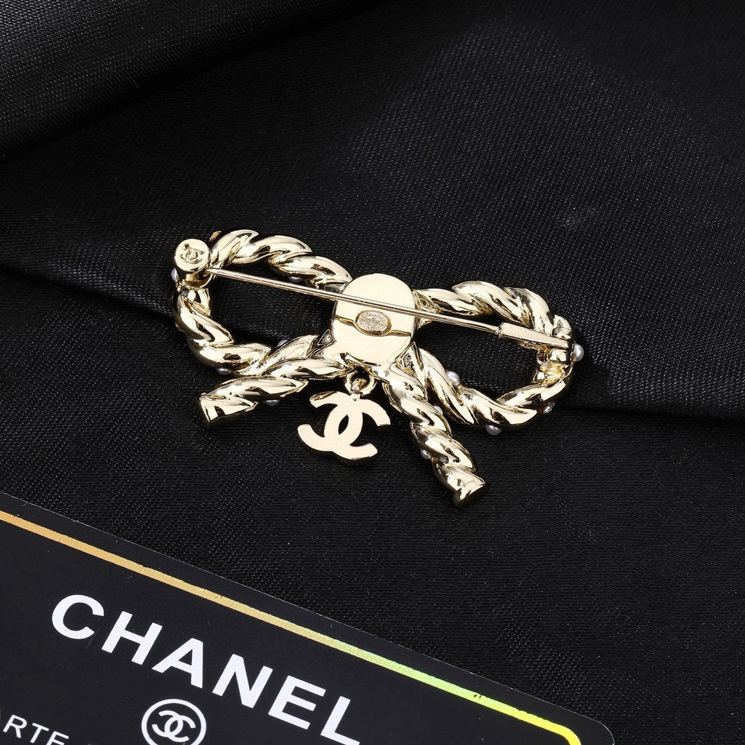 Chanel Interlocking C Pink Crystal Accent Brooch - album image 5