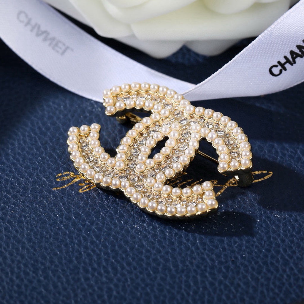 Chanel Pearl Brooch - album image 3