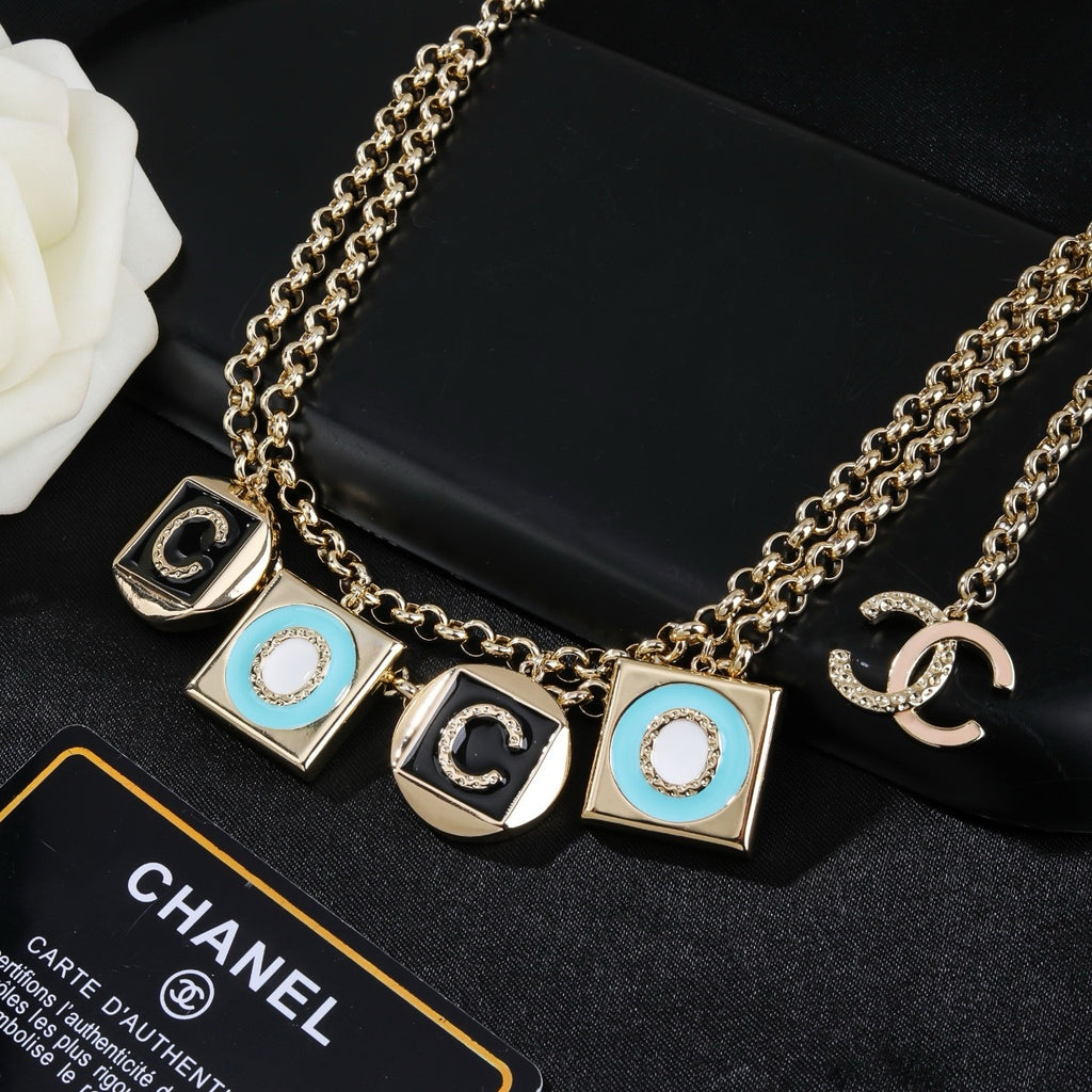 Chanel Gold-Tone Square Plaque Chain Belt - album image 8
