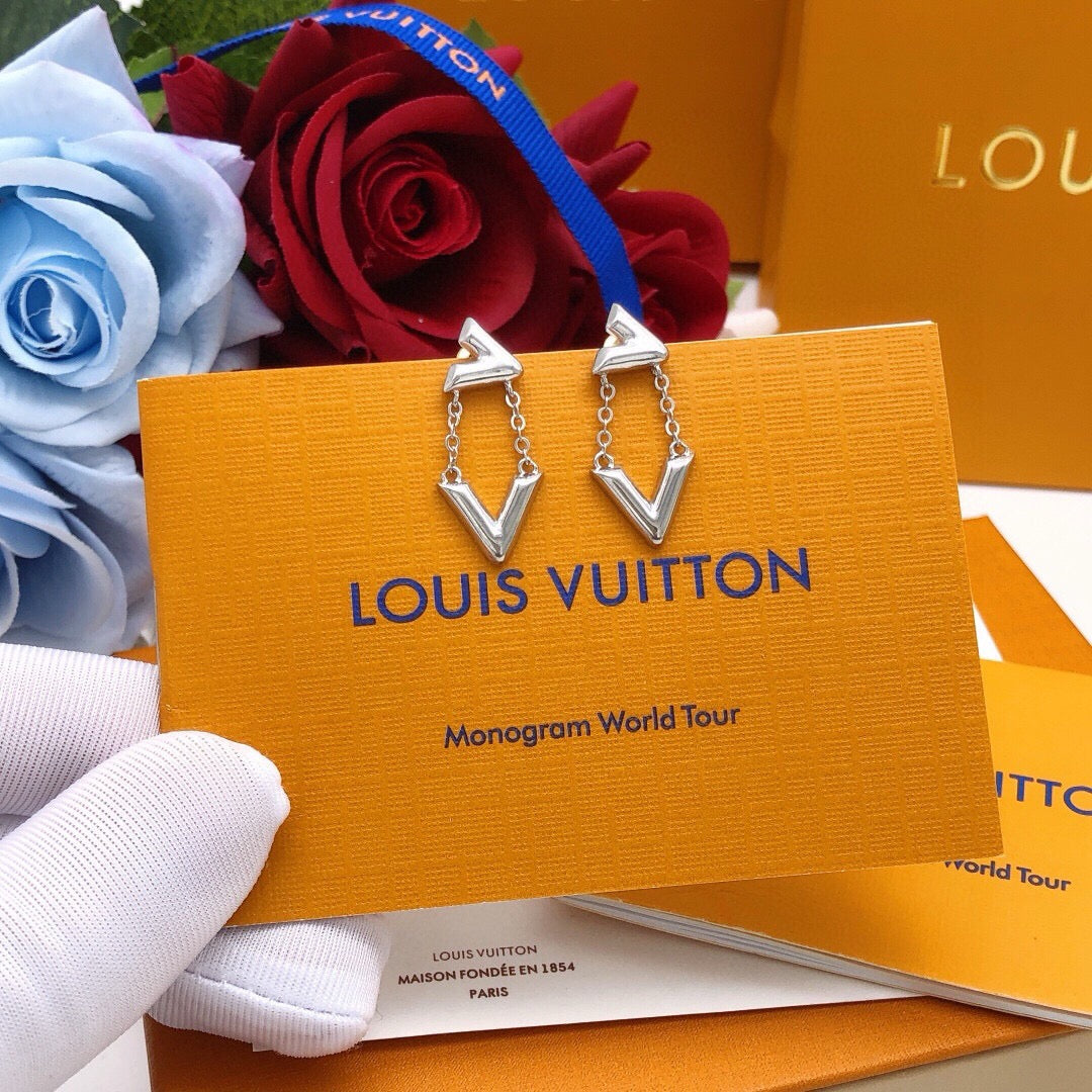 Louis Vuitton Tassel Polished Earrings - album image 6