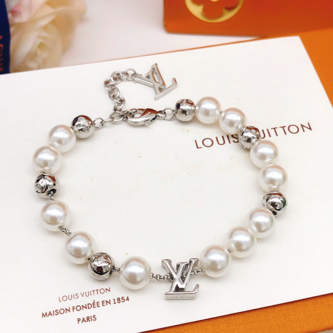 Louis Vuitton Pearl Bracelet - album image 3