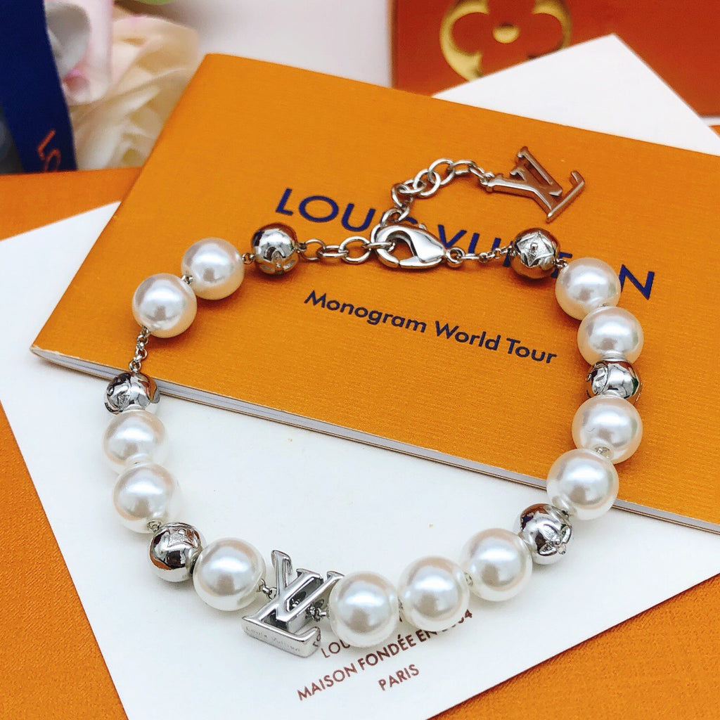 Louis Vuitton Pearl Bracelet - album image 1