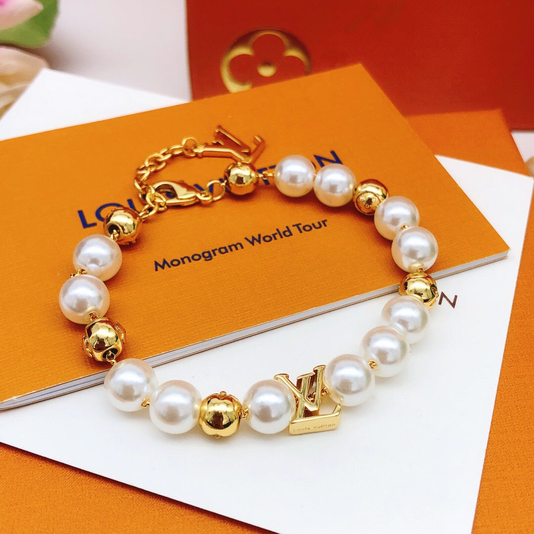 Louis Vuitton Pearl Bracelet - album image 2