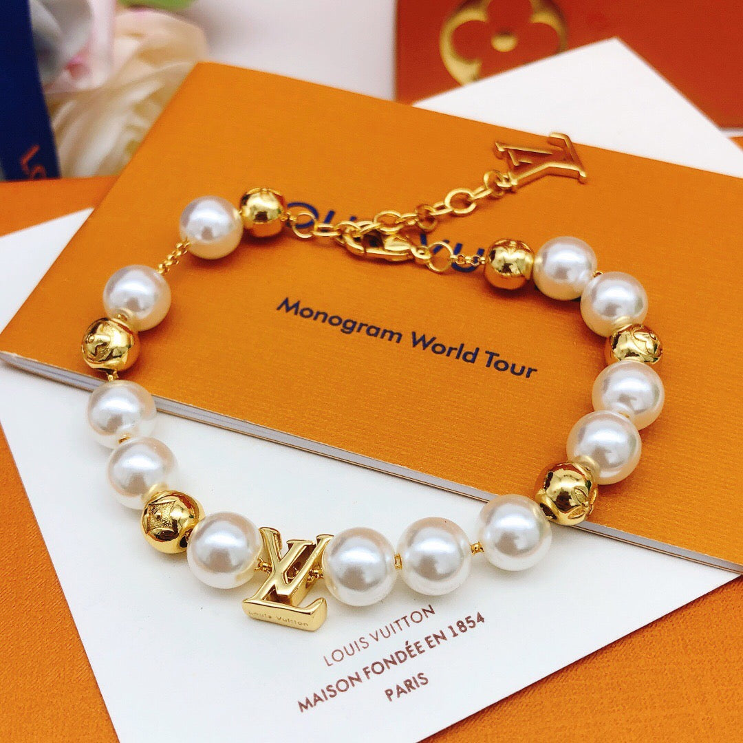 Louis Vuitton Pearl Bracelet - album image 1