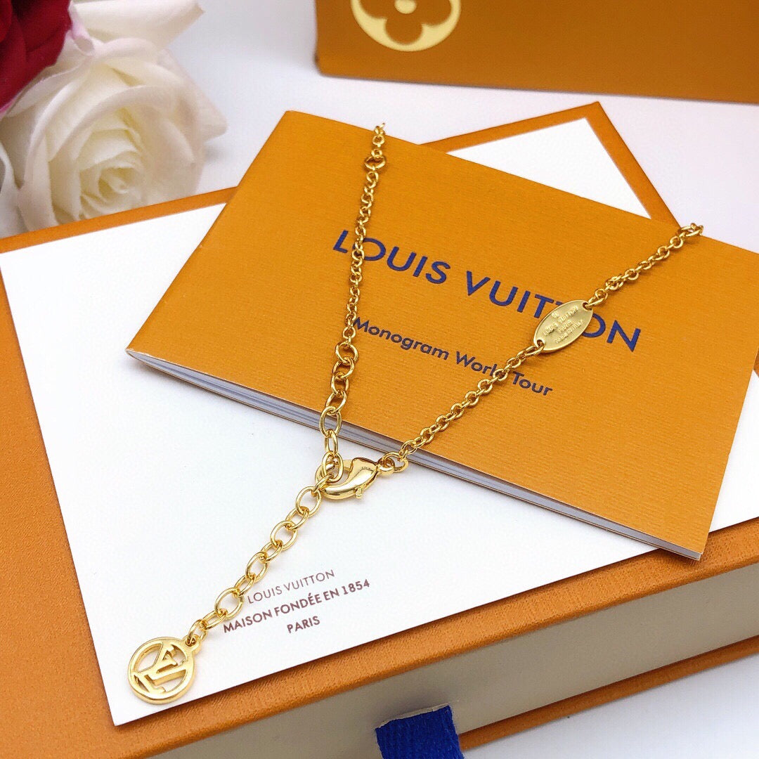 Louis Vuitton Diamond-Shape Monogram Necklace - album image 4