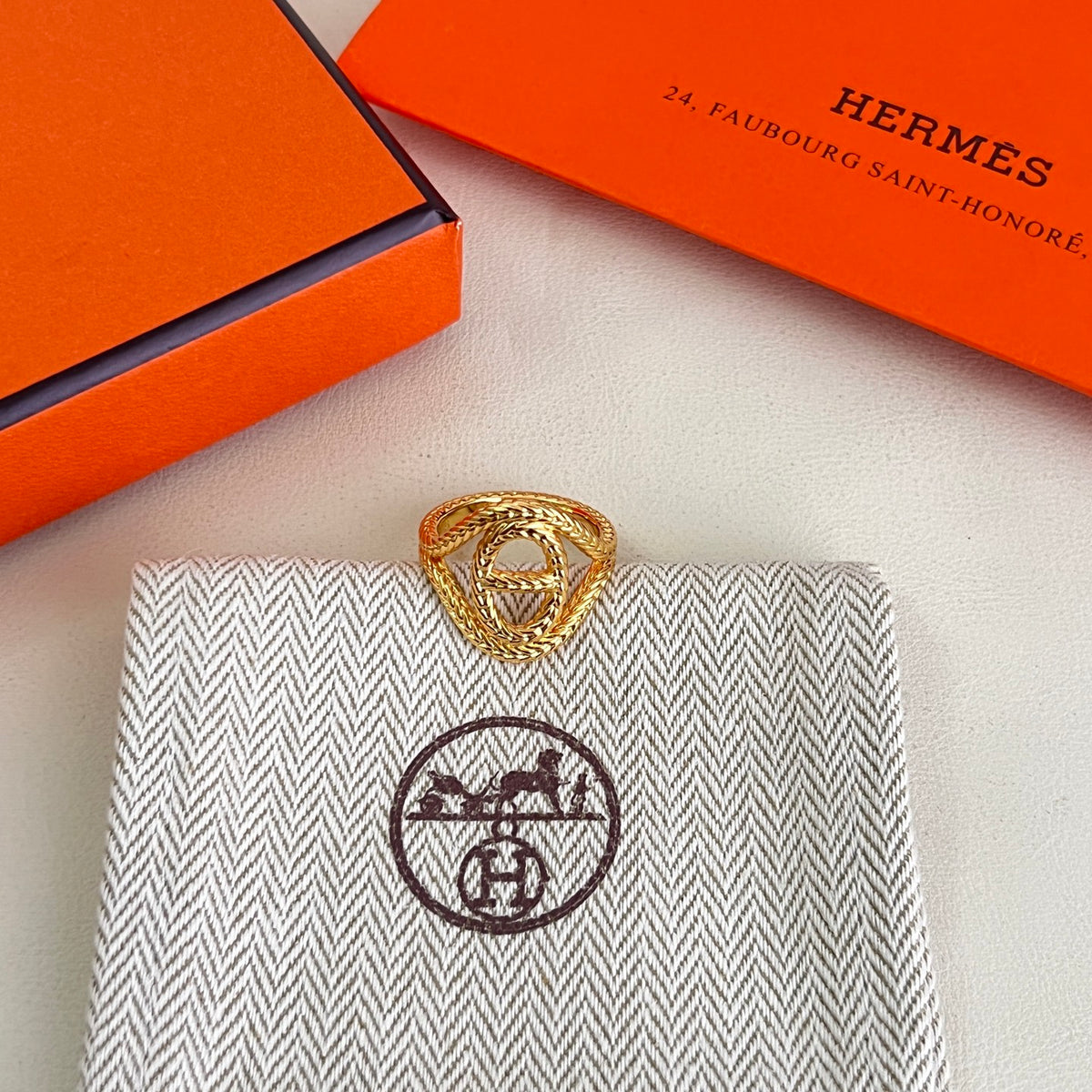 Hermès Gold-Tone Sculptural Anchor-Link Ring - album image 5
