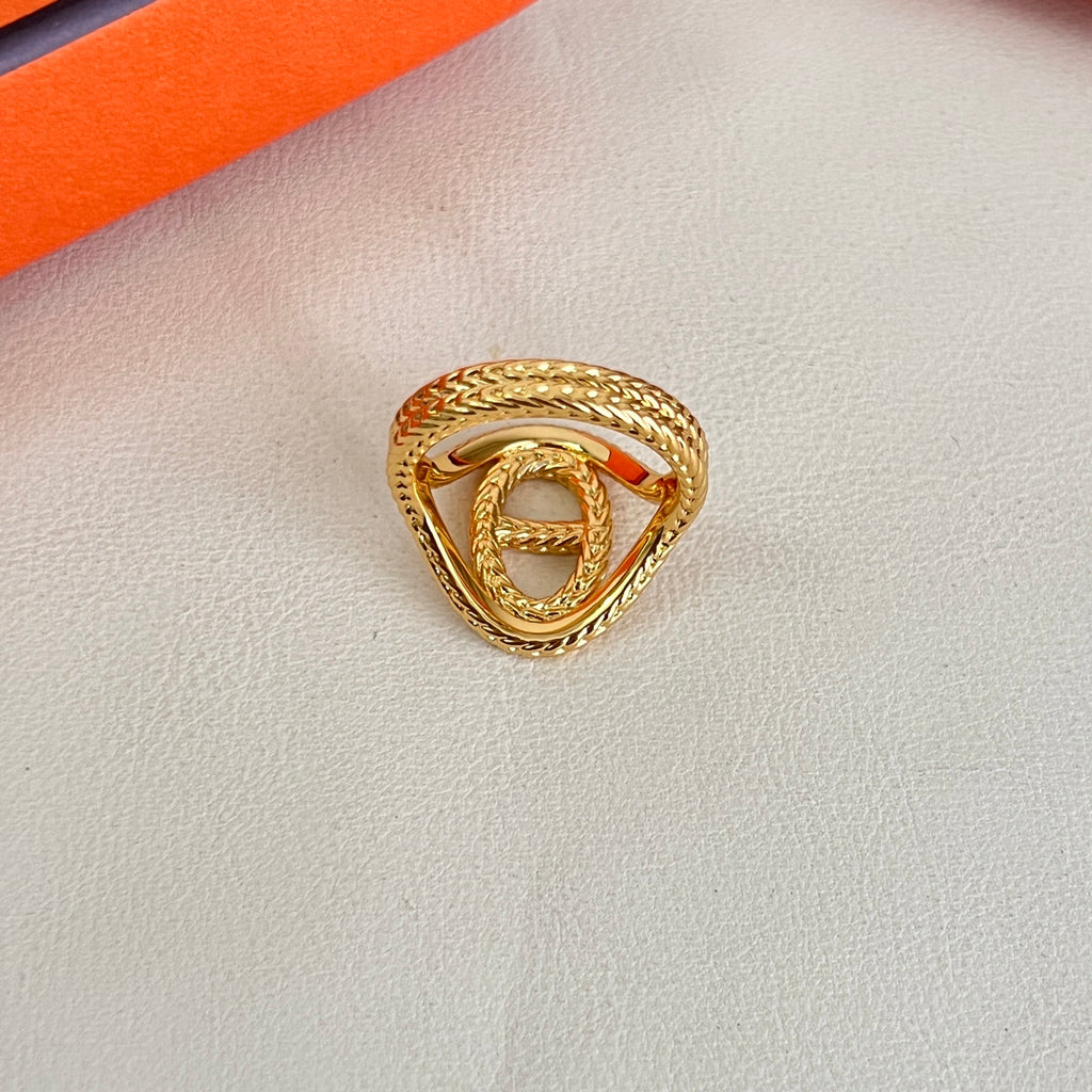 Hermès Gold-Tone Sculptural Anchor-Link Ring - album image 6